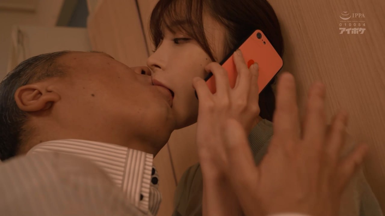 极品笑起来甜美短裙妹 解开衣服舔奶子埋头舔逼 舔的妹子娇喘连连 上位骑乘后入撞击